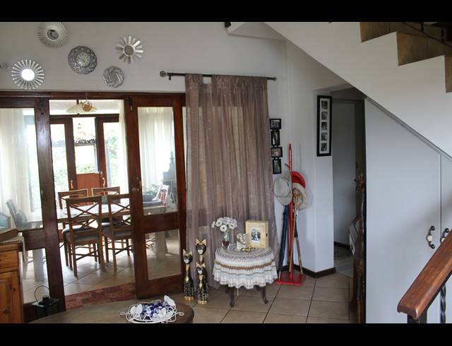 3 BEDROOM TOWNHOUSE FOR SALE IN THE COVES